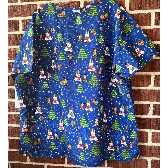 Gabby Brooke Women's Christmas Blue Scrub Top with Pockets Size 3X NWT - Picture 2 of 4